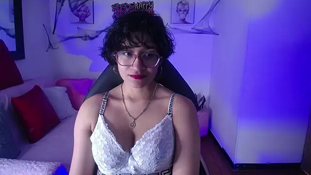 Lili Gomez  online show from 23, 10, 2025