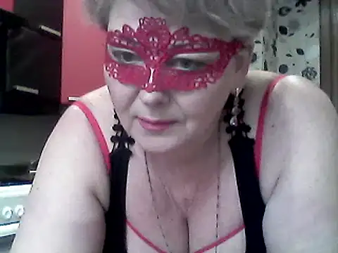 Lisa Suzie online show from 1, 3, 2025