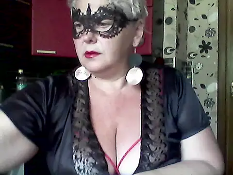 Snapshot of Lisa_Suzie chatting on 27, 6, 2026 Lisa Suzie online show from 27, 6, 2026