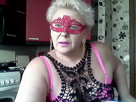 Lisa Suzie online show from 5, 11, 2025