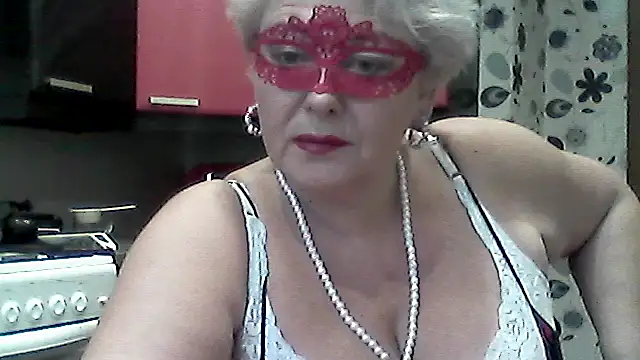 Lisa Suzie online show from 11, 10, 2025