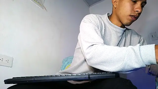 maximo vega newv online show from 8, 3, 2026