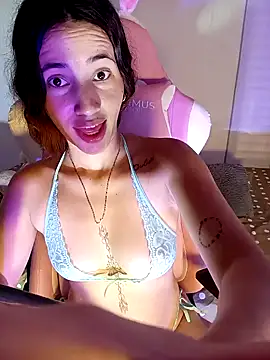 Nicol Lourdes online show from 8, 1, 2025