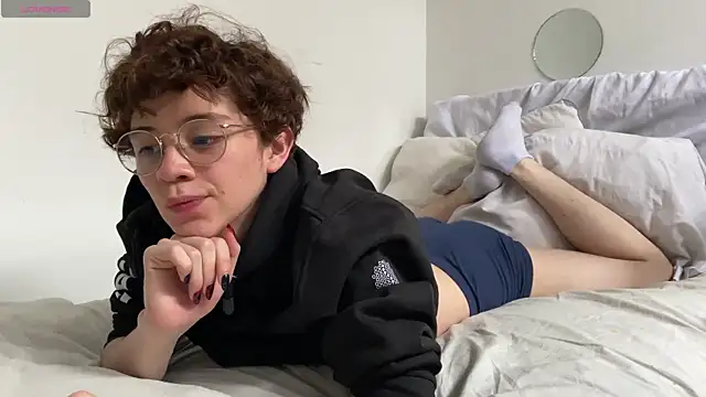 Snapshot of mapleg chatting on 10, 3, 2025 mapleg online show from 10, 3, 2025