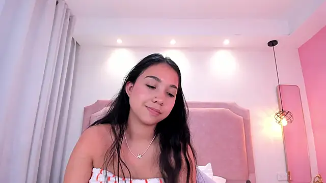 Snapshot of sophiawhite__ chatting on 26, 2, 2025 sophiawhite online show from 26, 2, 2025