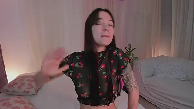 Lia Sweett  online show from 15, 2, 2026