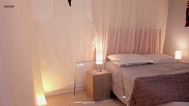 Lia Sweett  online show from 24, 10, 2025