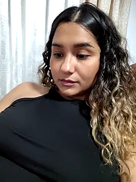 Snapshot of BrendaGirs chatting on 30, 11, 2025 BrendaGirs online show from 30, 11, 2025