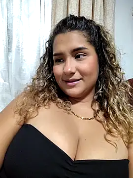 Snapshot of BrendaGirs chatting on 18, 11, 2025 BrendaGirs online show from 18, 11, 2025