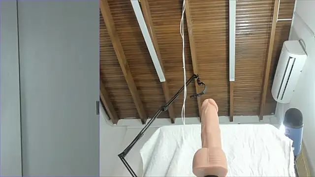 Lucy carter  online show from 28, 10, 2025