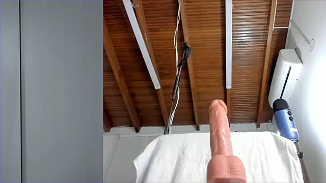 Lucy carter  online show from 12, 2, 2026