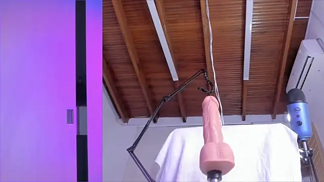 Lucy carter  online show from 29, 5, 2026