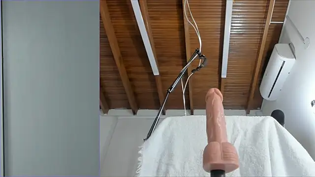 Lucy carter  online show from 26, 11, 2025