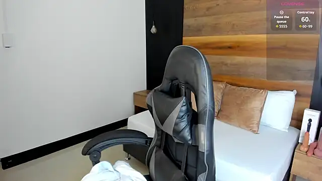 Snapshot of stephanya_ chatting on 13, 10, 2025 stephanya online show from 13, 10, 2025