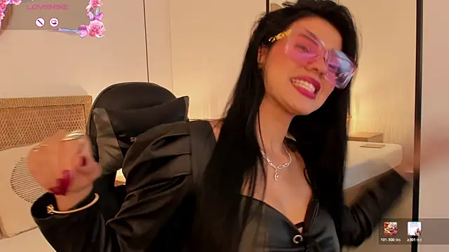 stephanya  online show from 22, 4, 2026