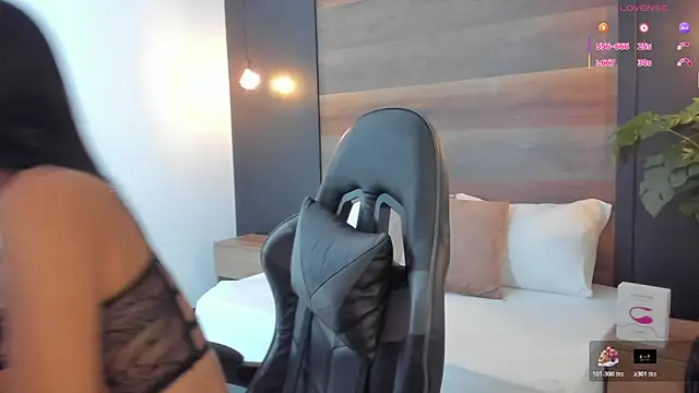 Snapshot of stephanya_ chatting on 1, 11, 2025 stephanya online show from 1, 11, 2025