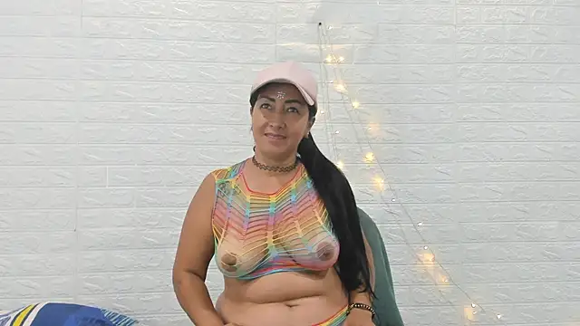 CHantal 33 online show from 16, 12, 2024