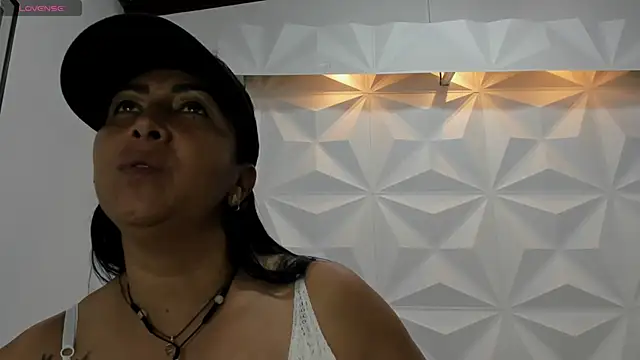 CHantal 33 online show from 22, 1, 2025