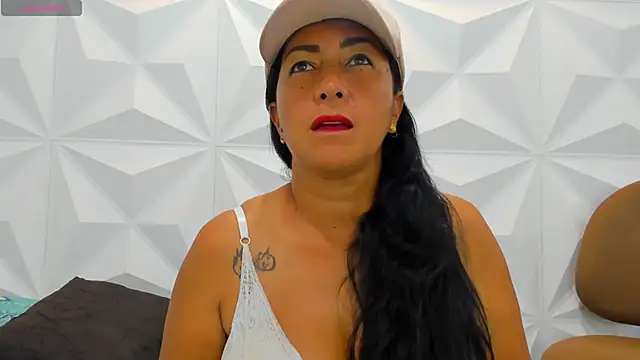 CHantal 33 online show from 2, 1, 2025