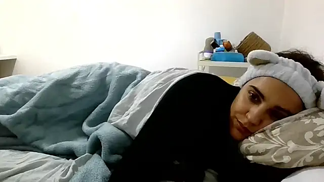 Ursumi1 online show from 3, 11, 2025