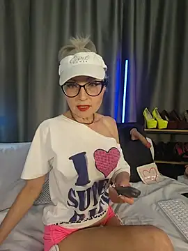 Snapshot of Milforja chatting on 20, 5, 2026 Milforja online show from 20, 5, 2026