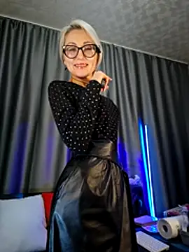 Snapshot of Milforja chatting on 24, 10, 2025 Milforja online show from 24, 10, 2025