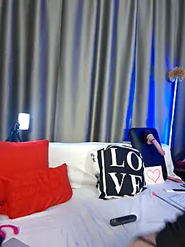 Snapshot of Milforja chatting on 2, 12, 2025 Milforja online show from 2, 12, 2025