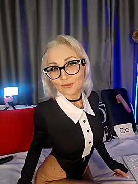 Snapshot of Milforja chatting on 8, 5, 2026 Milforja online show from 8, 5, 2026