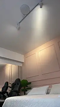 SHARONN     online show from 22, 4, 2026