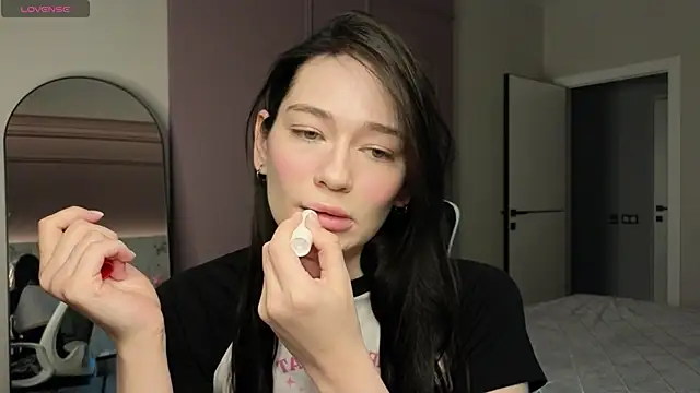 Misty Rose online show from 8, 2, 2025