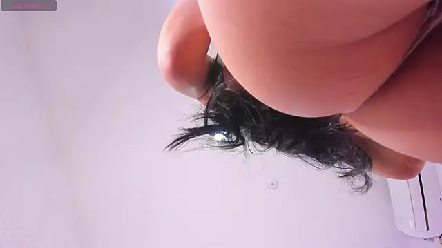 aggy castel online show from 10, 2, 2026