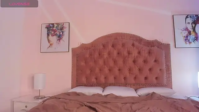 Snapshot of aggy_castel chatting on 10, 9, 2025 aggy castel online show from 10, 9, 2025