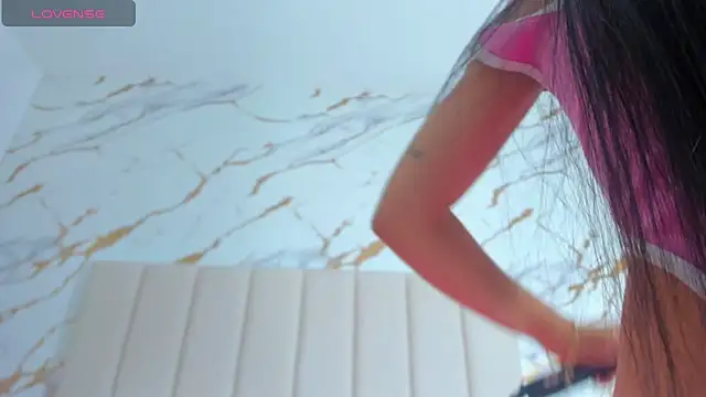 aggy castel online show from 1, 4, 2026