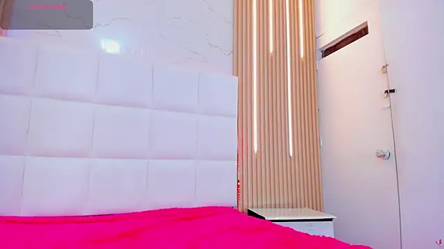 aggy castel online show from 10, 3, 2026