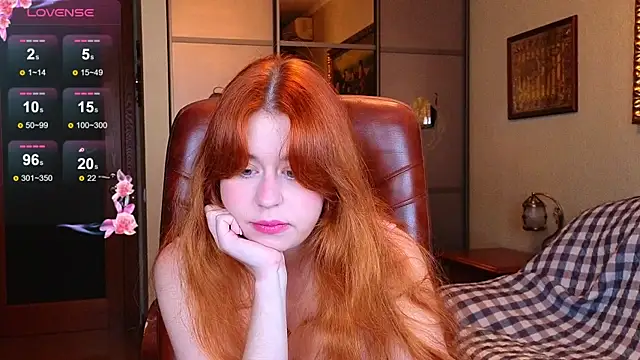 Snapshot of Penny_Staaar chatting on 13, 11, 2025 Penny Staaar online show from 13, 11, 2025