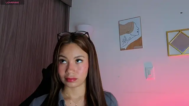 Tamaraa Serra online show from 23, 11, 2025