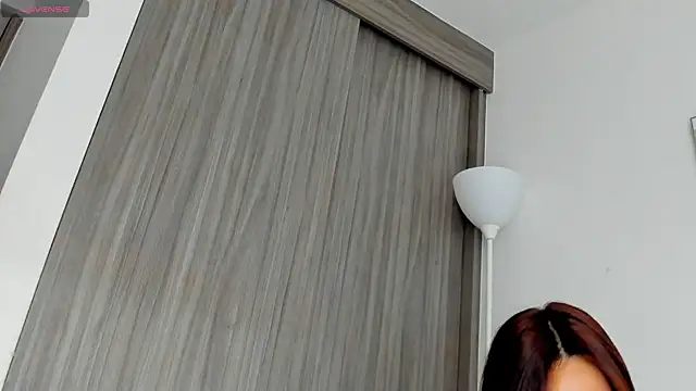 Tamaraa Serra online show from 31, 10, 2025