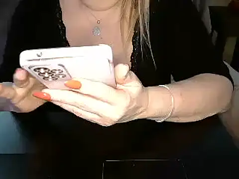 Emmamilfita online show from 11, 1, 2025