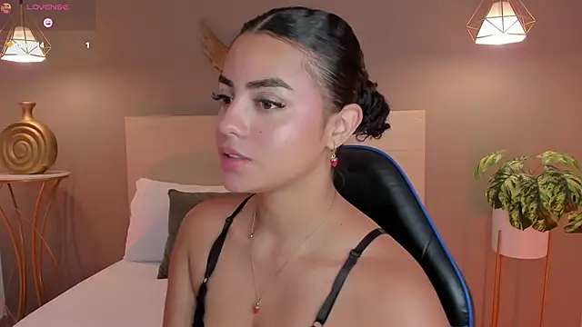 Snapshot of yaya23x chatting on 14, 5, 2026 yaya23x online show from 14, 5, 2026