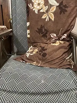 HoneyBearCpl online show from 2, 4, 2026