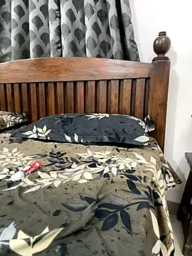 Snapshot of HoneyBearCpl chatting on 27, 10, 2025 HoneyBearCpl online show from 27, 10, 2025