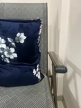 HoneyBearCpl online show from 13, 1, 2026