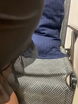 HoneyBearCpl online show from 9, 3, 2026