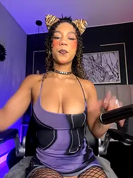 Snapshot of sade_jackson1 chatting on 31, 10, 2025 sade jackson1 online show from 31, 10, 2025