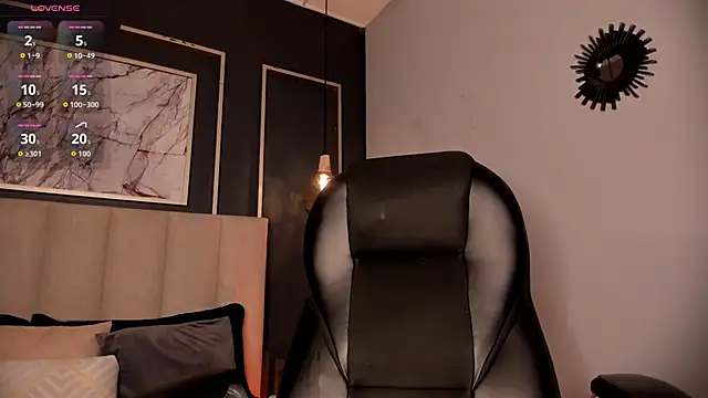 Snapshot of sade_jackson1 chatting on 17, 10, 2025 sade jackson1 online show from 17, 10, 2025