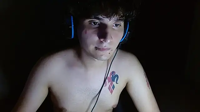 Snapshot of Charley_quin chatting on 18, 5, 2026 Charley quin online show from 18, 5, 2026