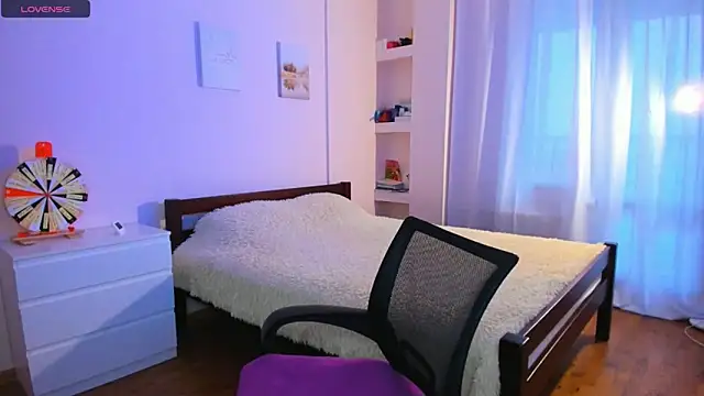 Ellista online show from 4, 12, 2025