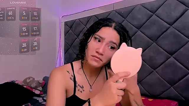 Nellyhills online show from 11, 11, 2025