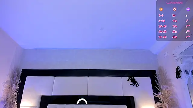 CarlaRossi  online show from 13, 10, 2025