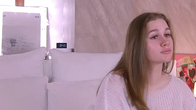 EllieHayes online show from 22, 12, 2025